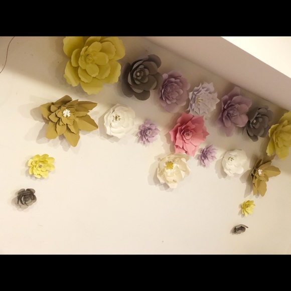 Flowers for backdrop - Picture 3 of 7